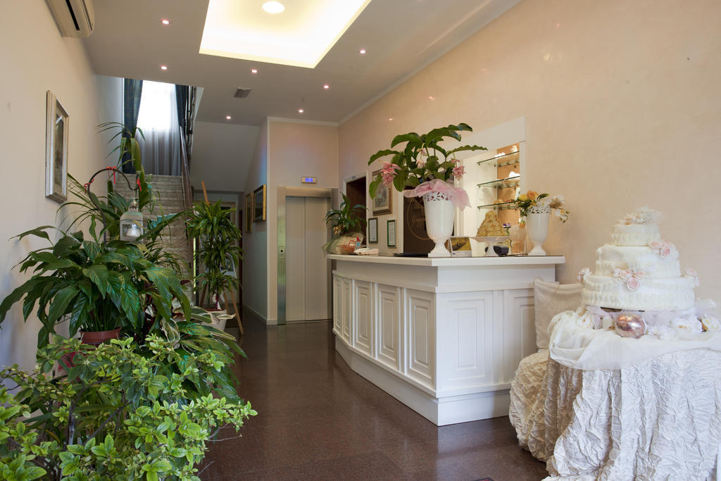 Grappolo D'Oro Hotel Pietrasanta Exterior foto
